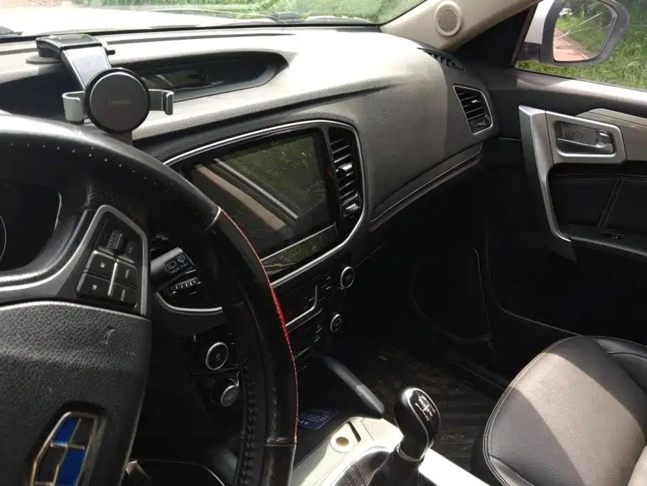 Geely Vision X6 — миниатюра 13