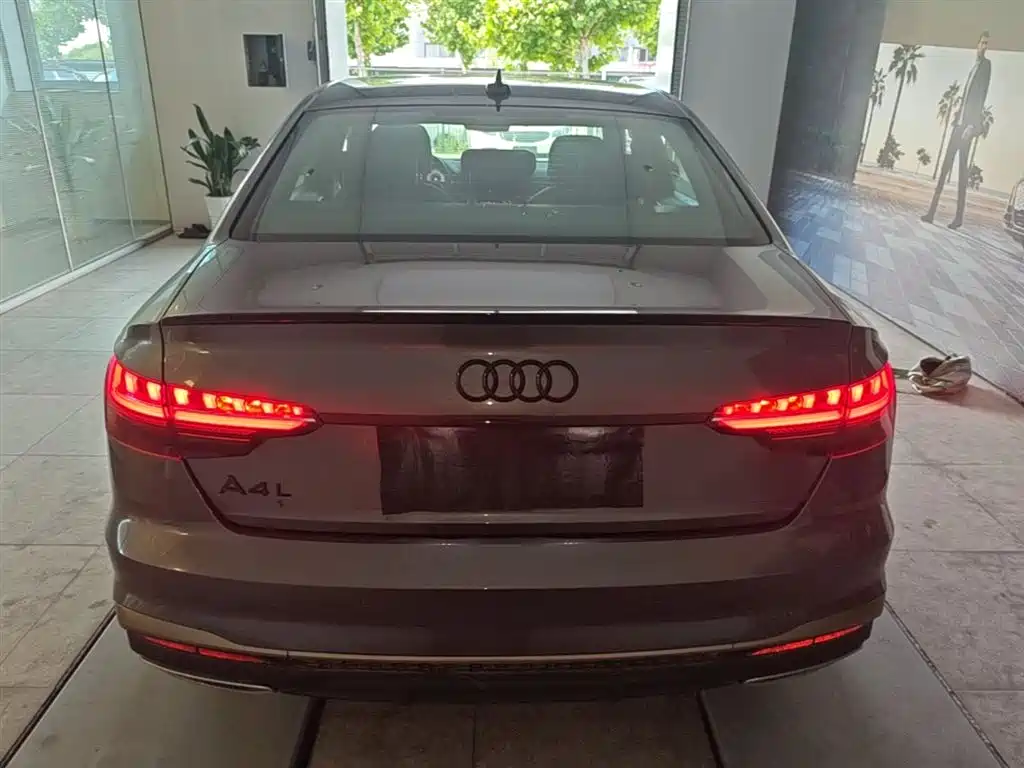 Audi A4L 2024 40 TFSI quattro RS