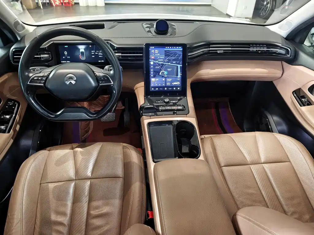 NIO ES8 2018 355KM мест