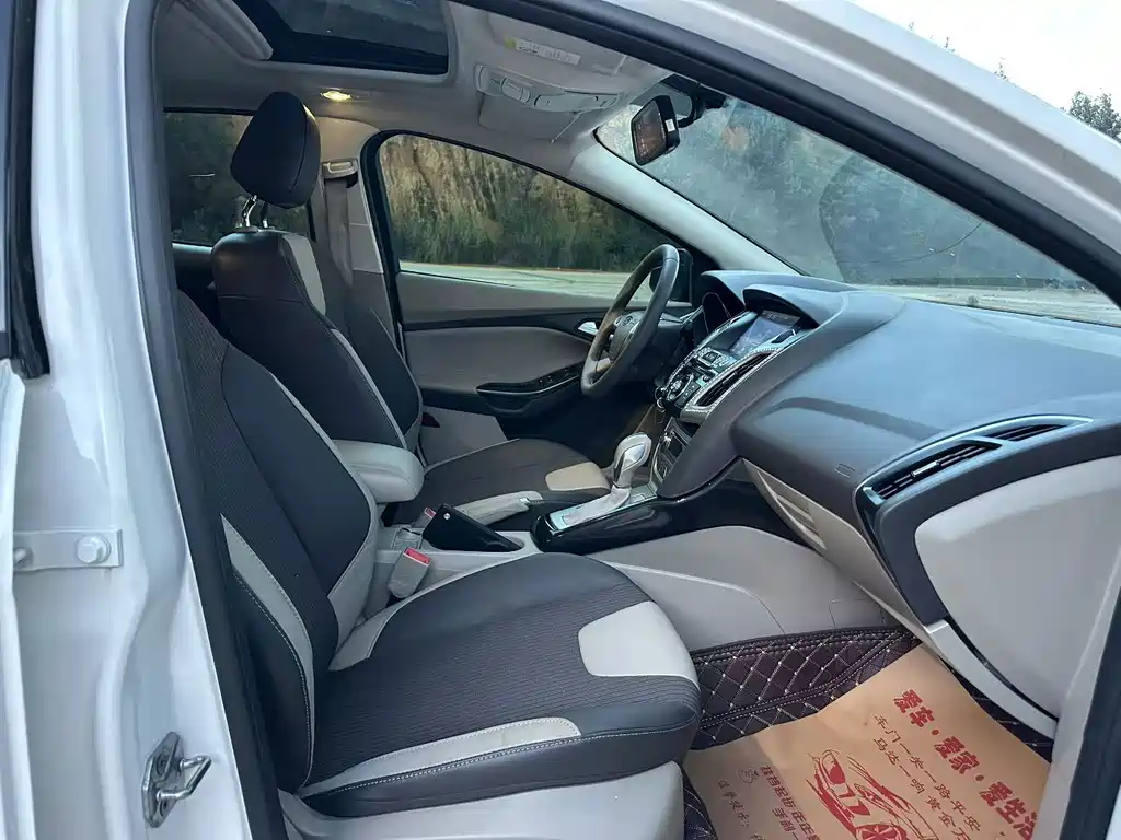 Ford Focus — миниатюра 7