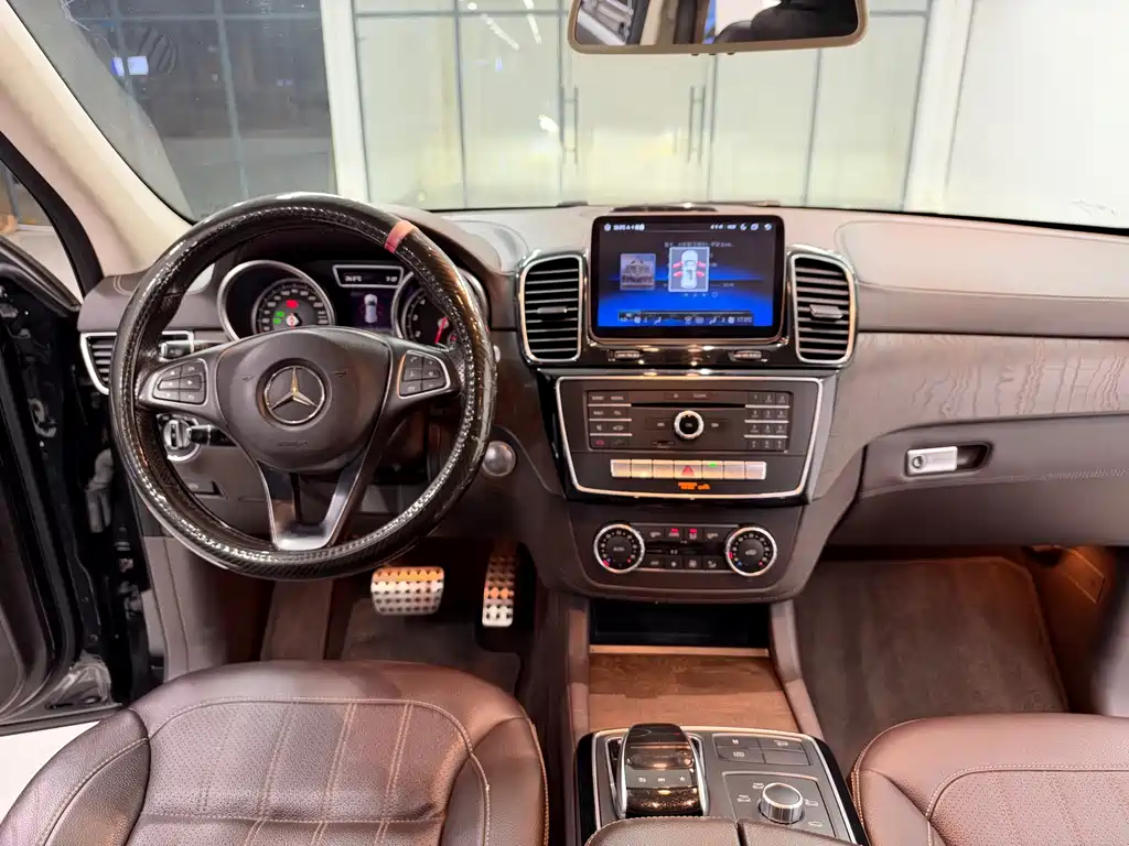 Mercedes-Benz GLE (Import) — миниатюра 10