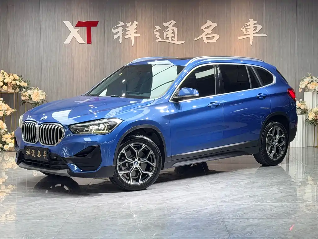 Купить BMW X1