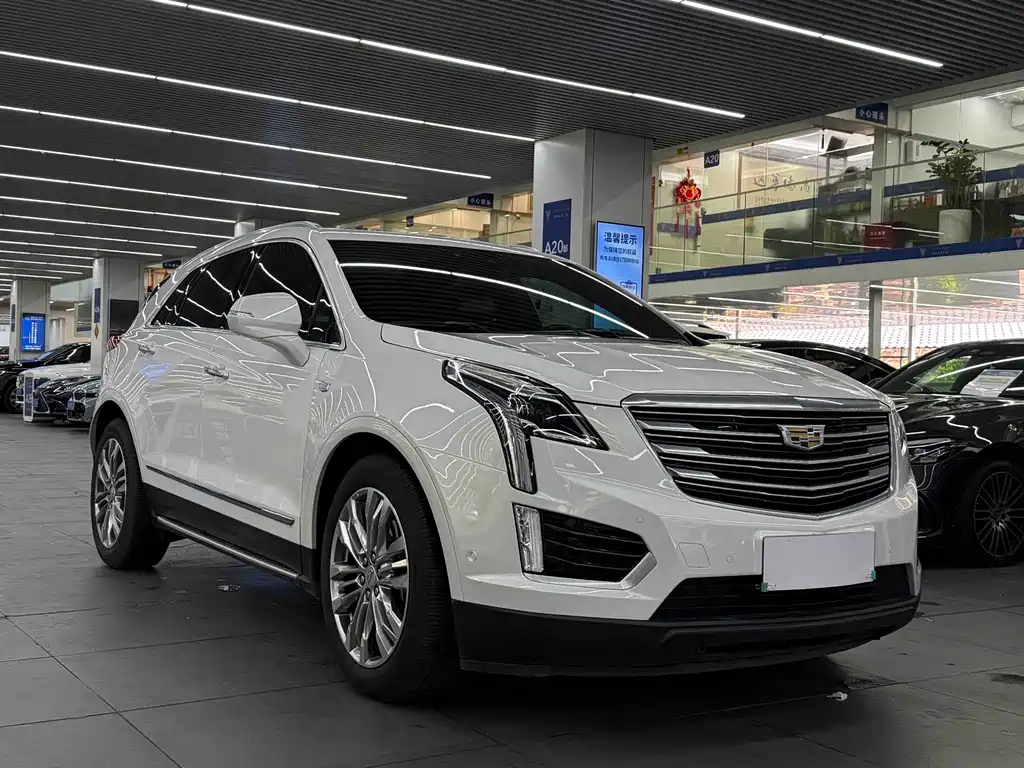 CADILLAC XT5