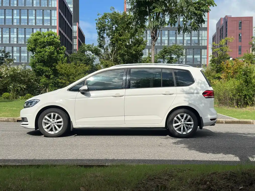 Volkswagen Touran — миниатюра 10