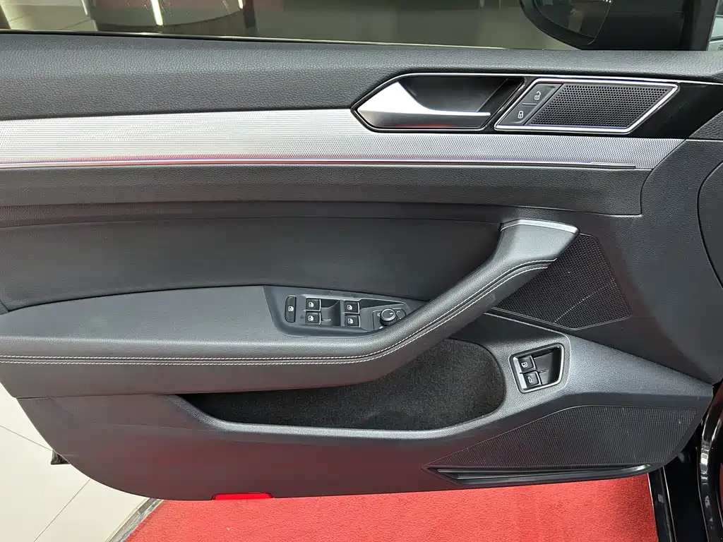 Volkswagen 迈腾 PHEV — миниатюра 12