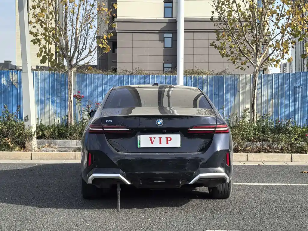 BMW i5 2025 eDrive 35L Luxury