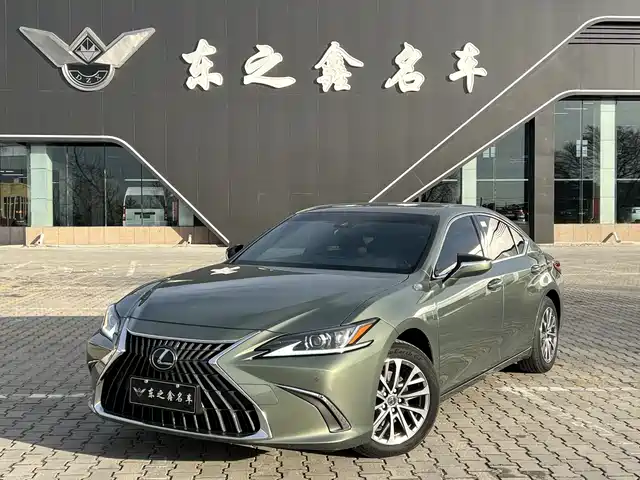 lexus es