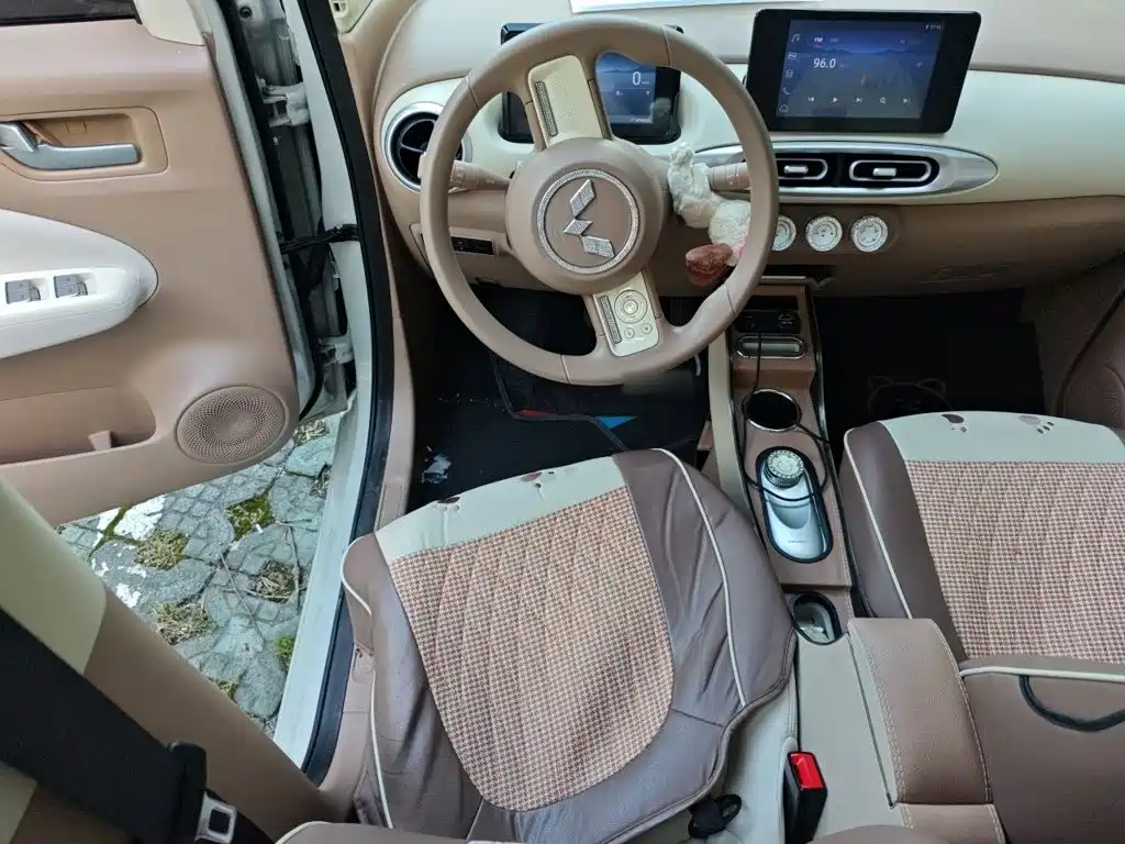 Wuling MINIEV — миниатюра 6