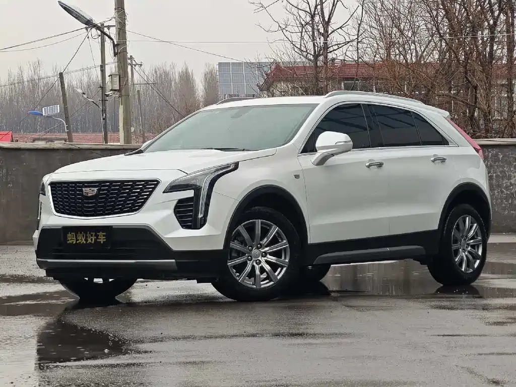 CADILLAC XT4