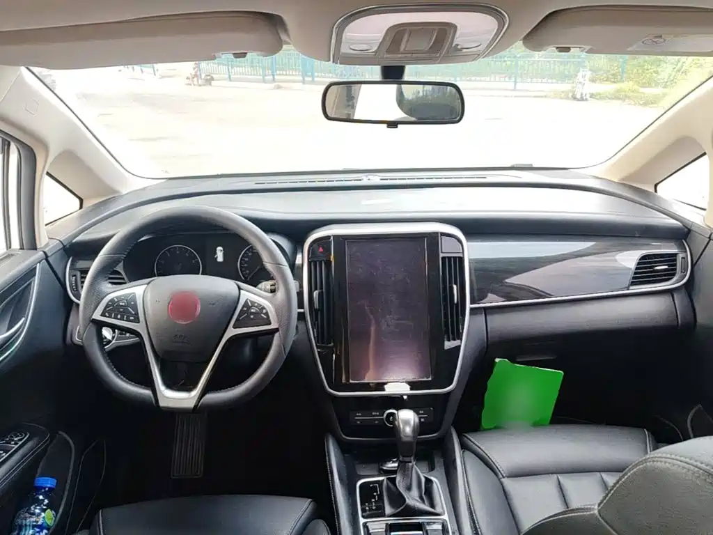BYD MAX — миниатюра 10
