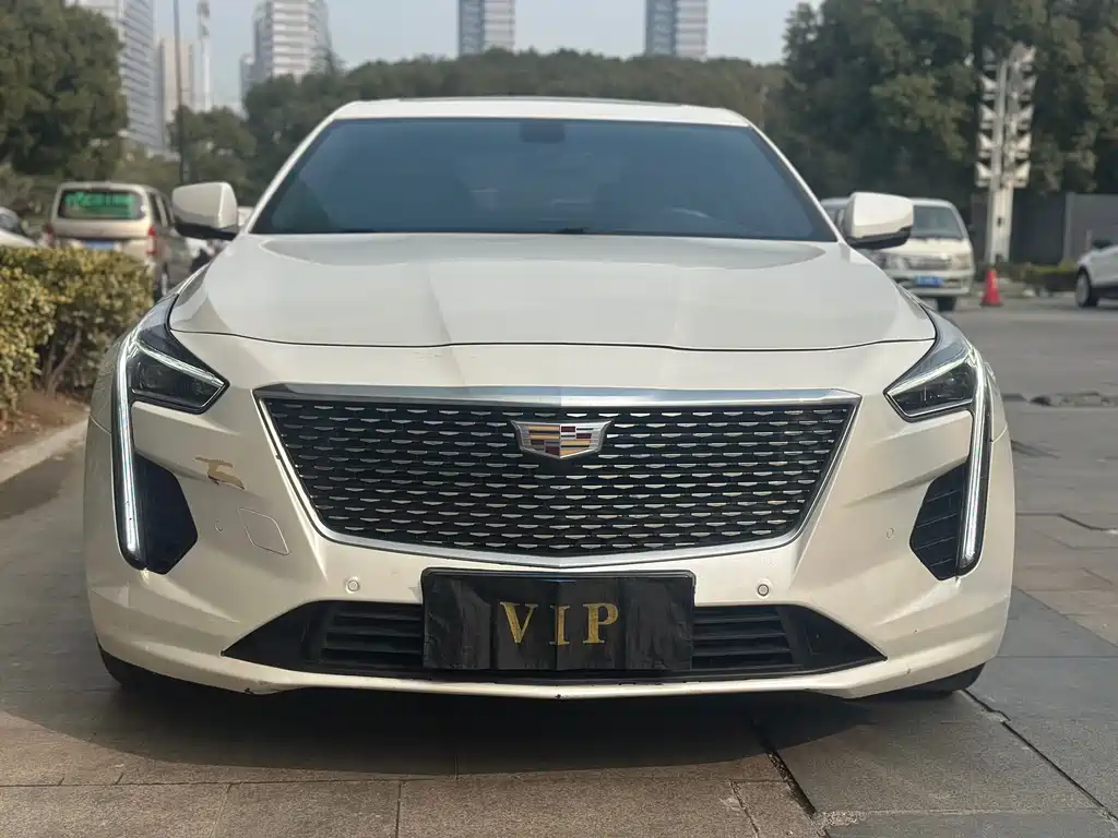 CADILLAC CT6