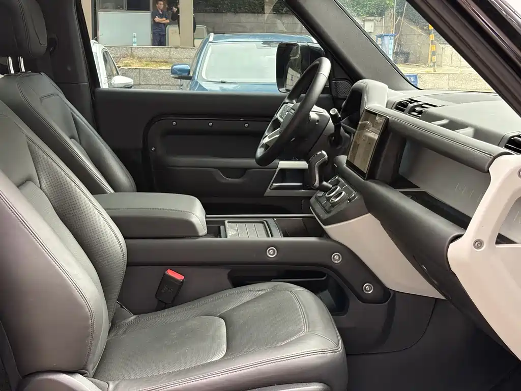 Land Rover Defender — миниатюра 10