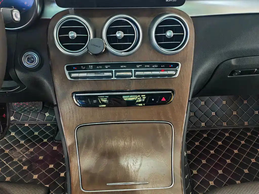 Mercedes-Benz GLC 2020 GLC 260 L 4MATIC Luxury