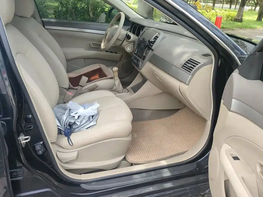 Nissan Sylphy — миниатюра 8
