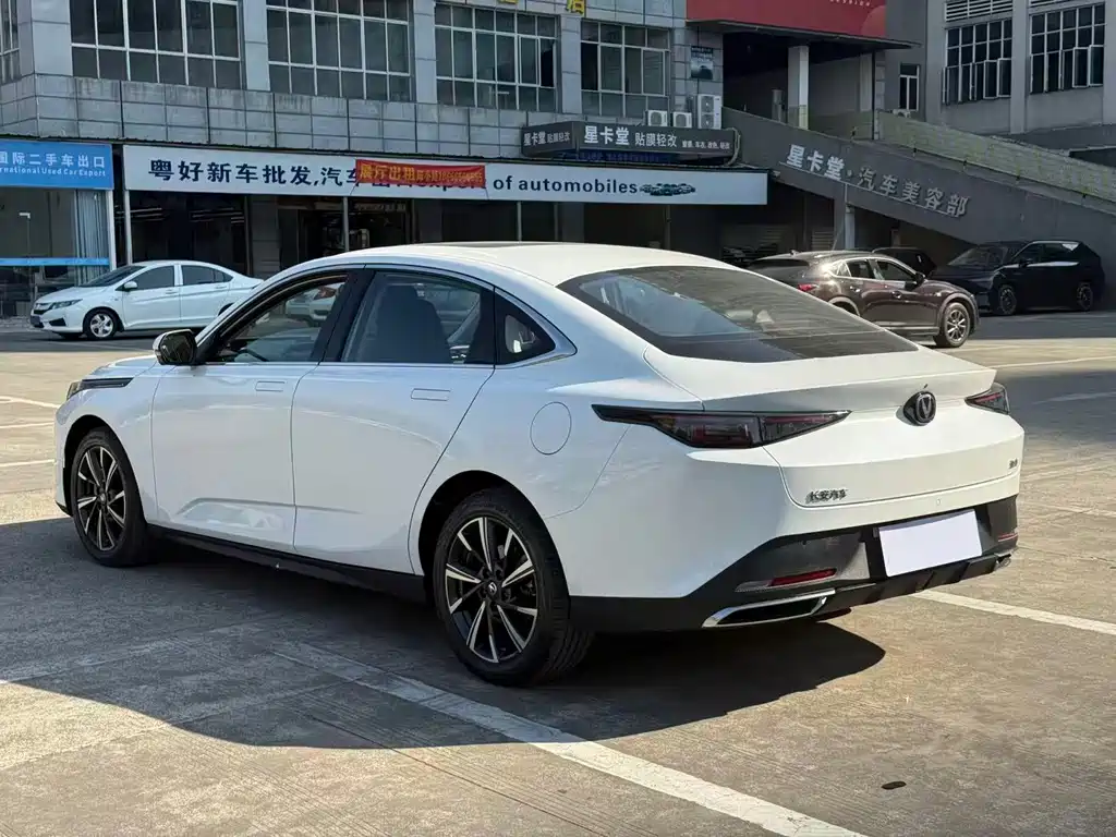 Changan Eado — миниатюра 9