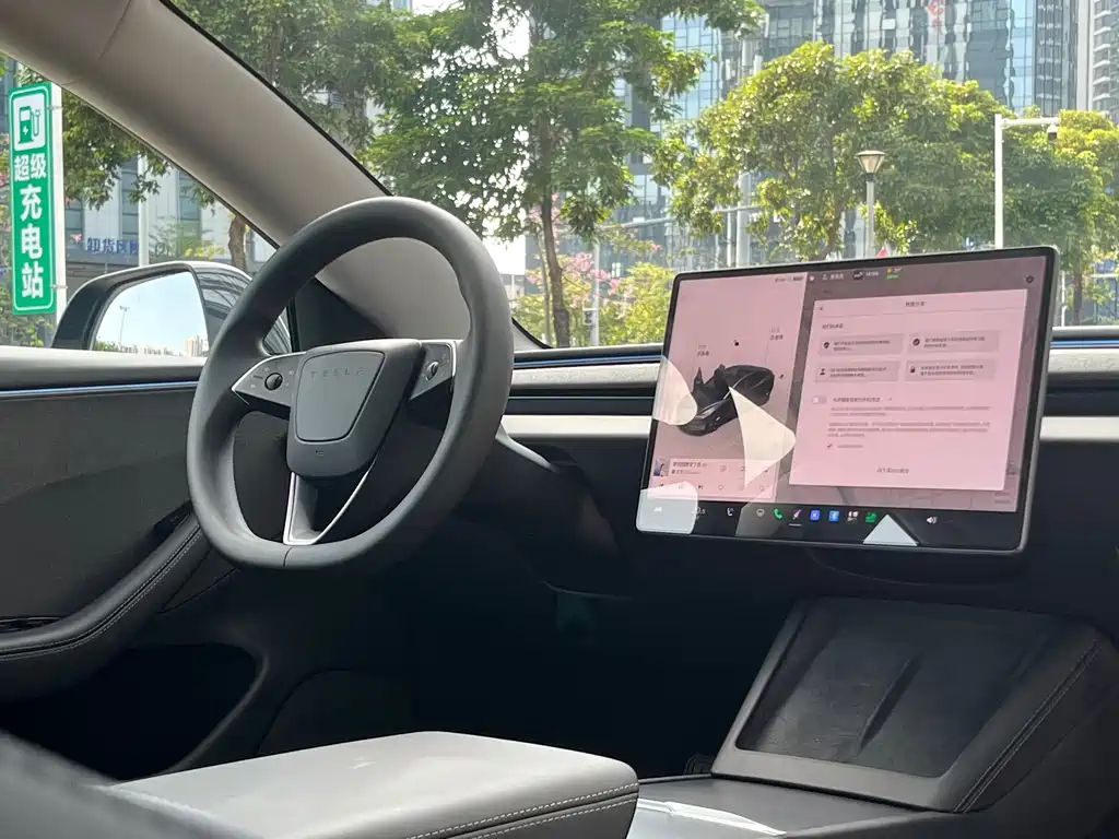 Tesla Model 3 — миниатюра 12