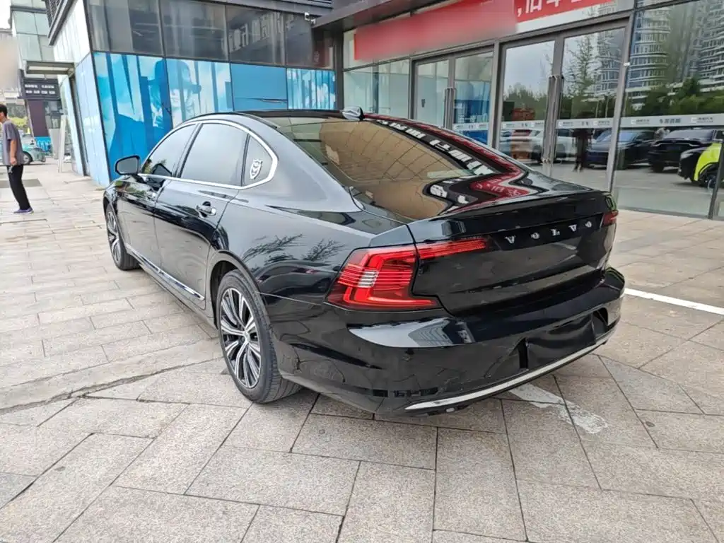 Volvo S90 — миниатюра 5