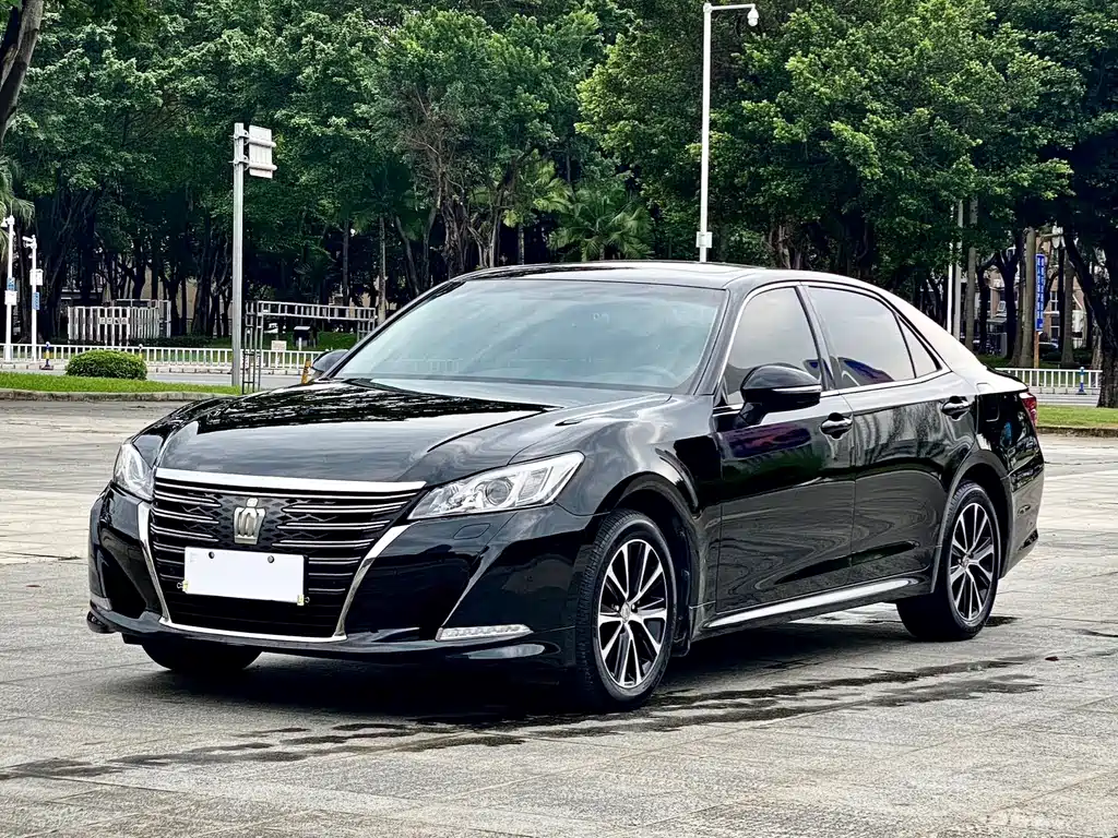 Toyota Crown 2018