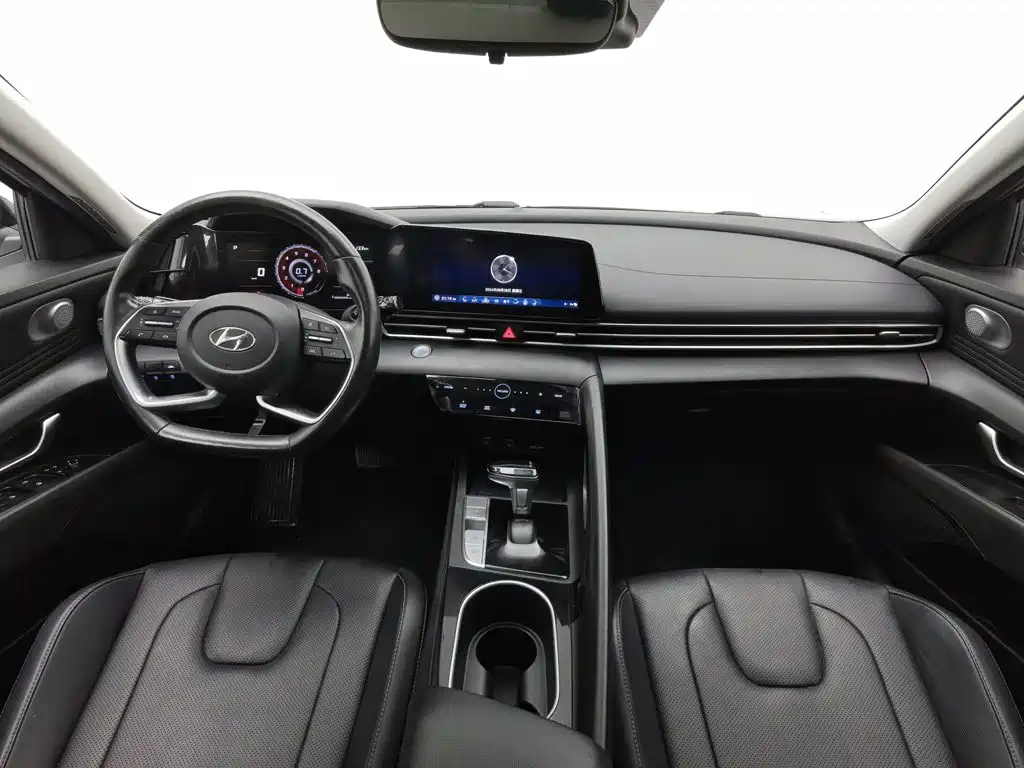 Hyundai Elantra — миниатюра 5