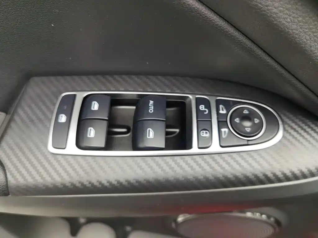 BYD Yuan — миниатюра 9