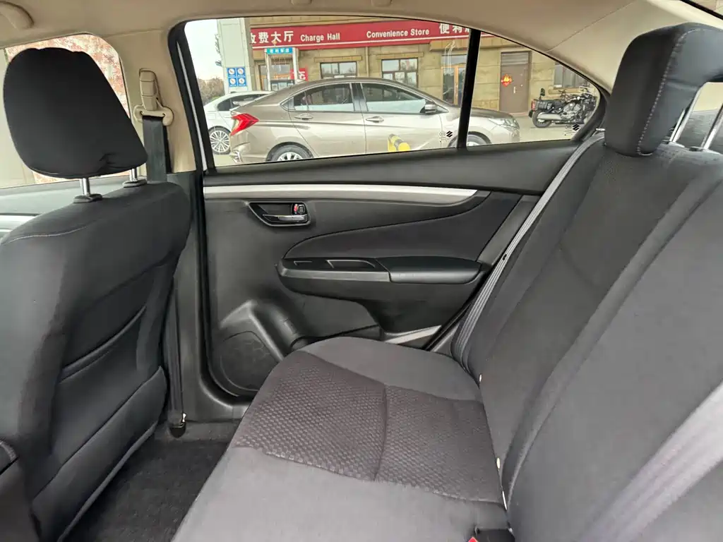 Suzuki Alivio — миниатюра 14