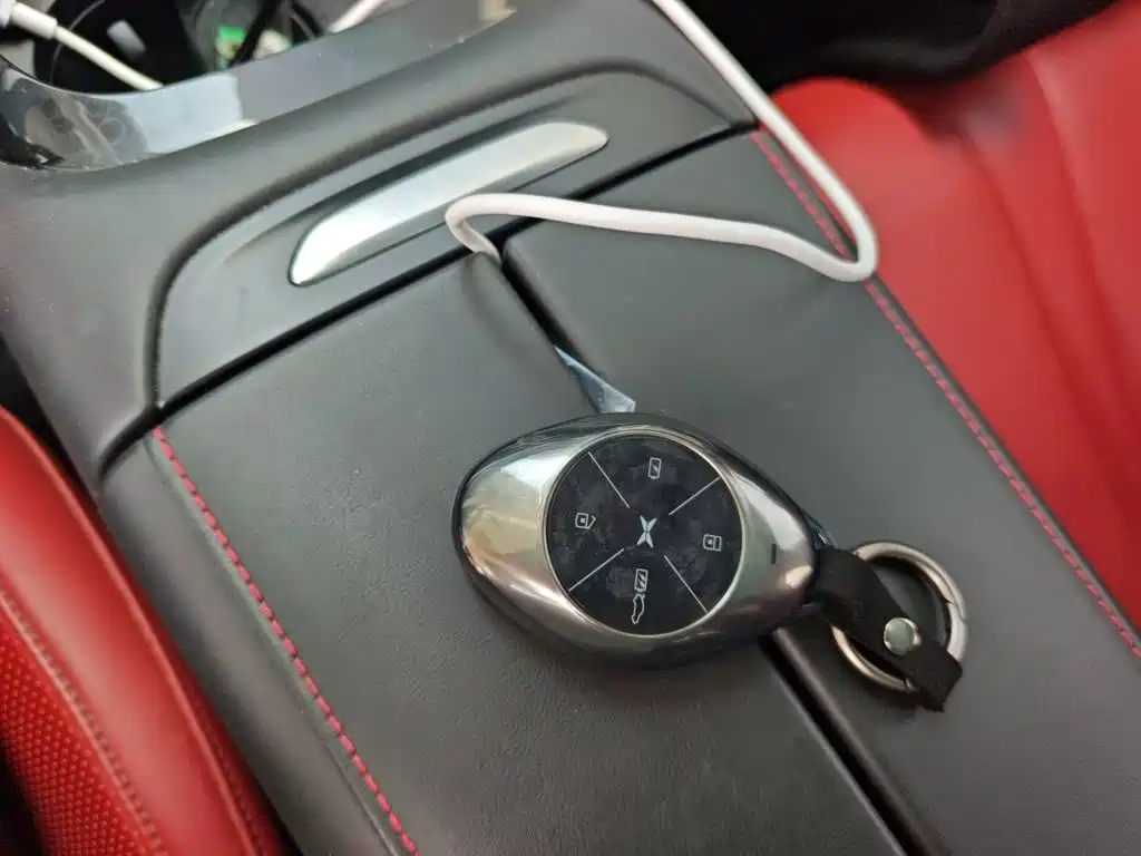 XPeng P7 — миниатюра 12