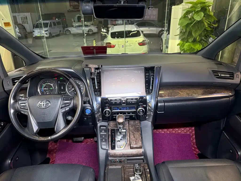 Toyota Vellfire — миниатюра 17