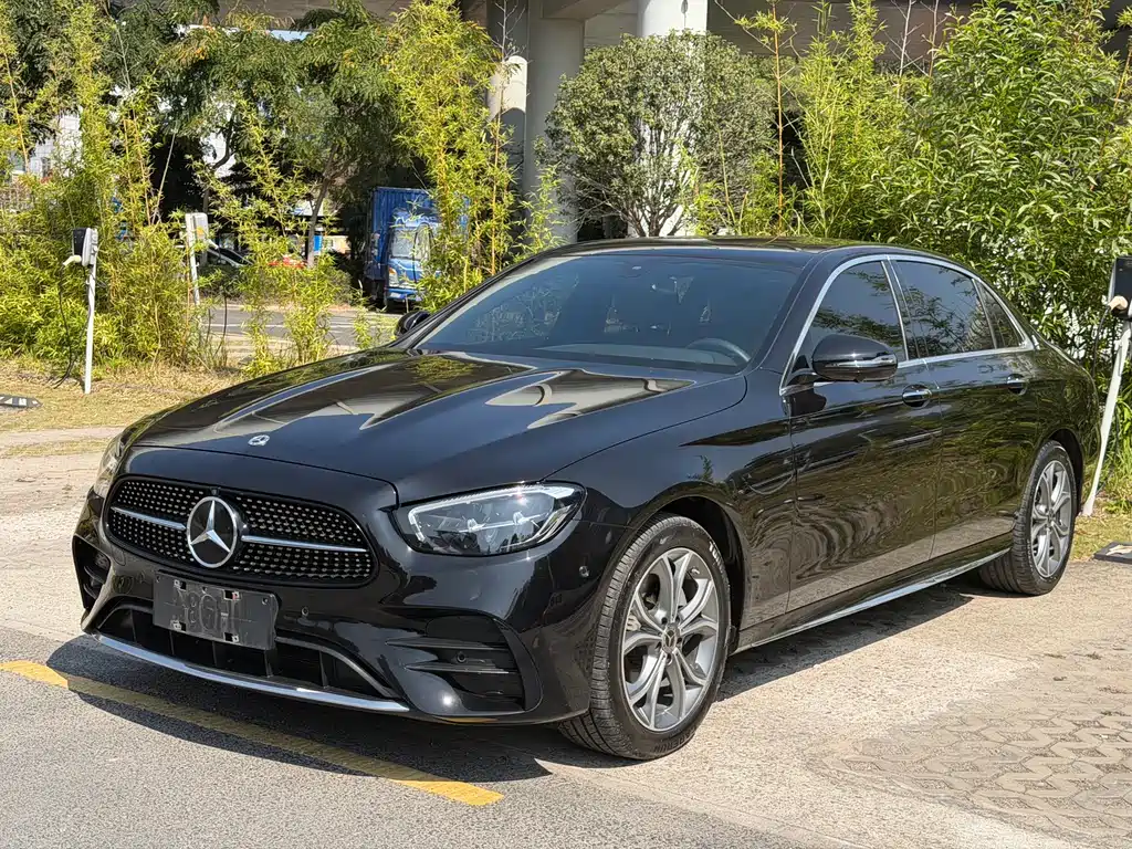 Mercedes-Benz E-Class 2022