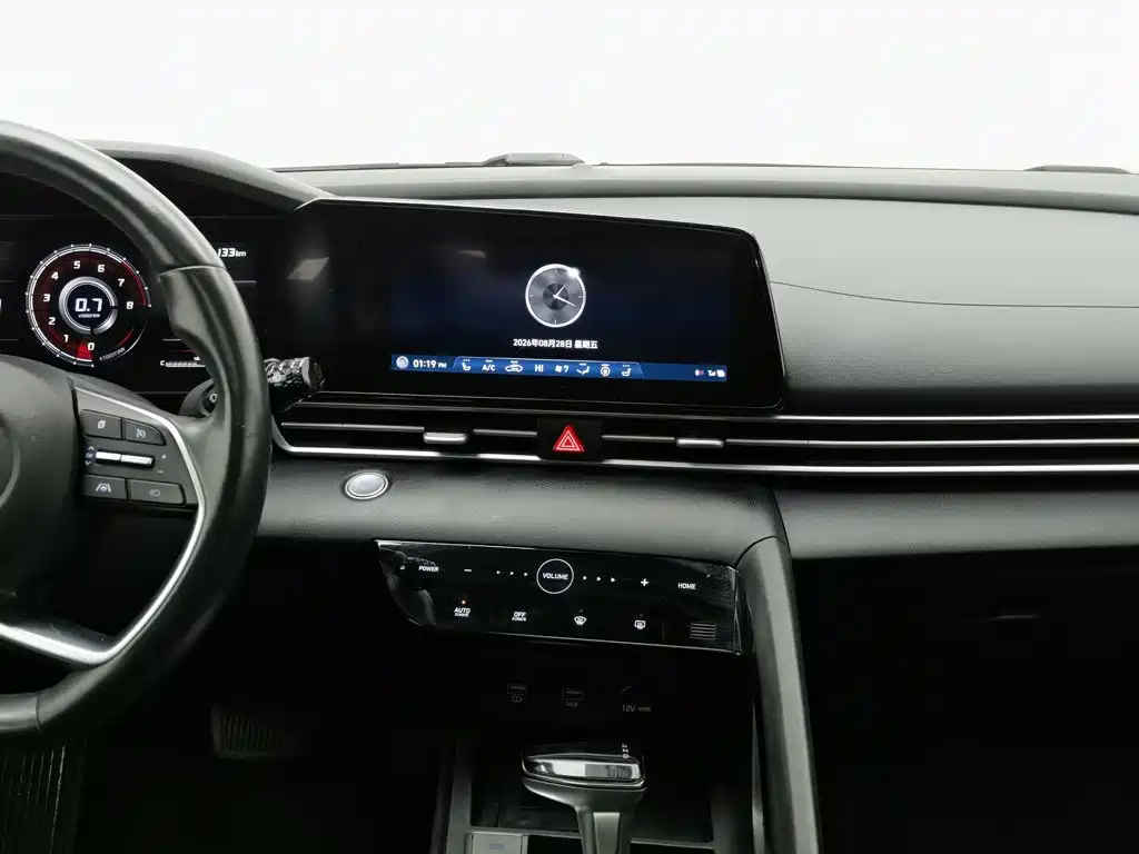 Hyundai Elantra — миниатюра 12
