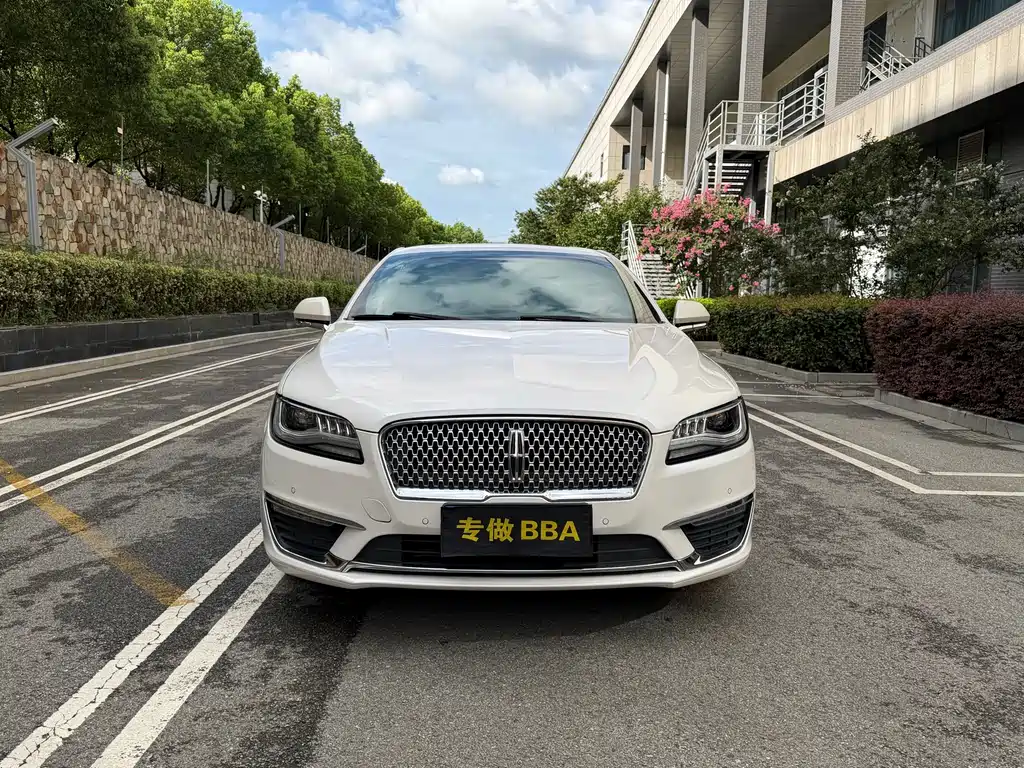 Lincoln MKZ — миниатюра 2