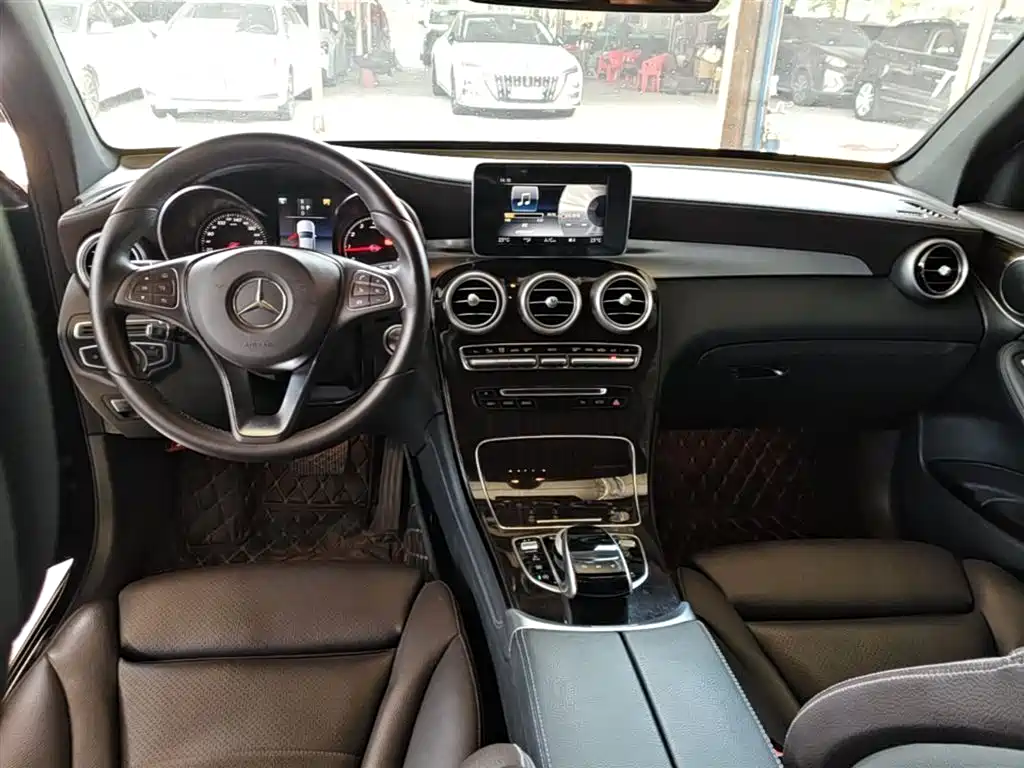 Mercedes-Benz GLC 2018 GLC 260 4MATIC