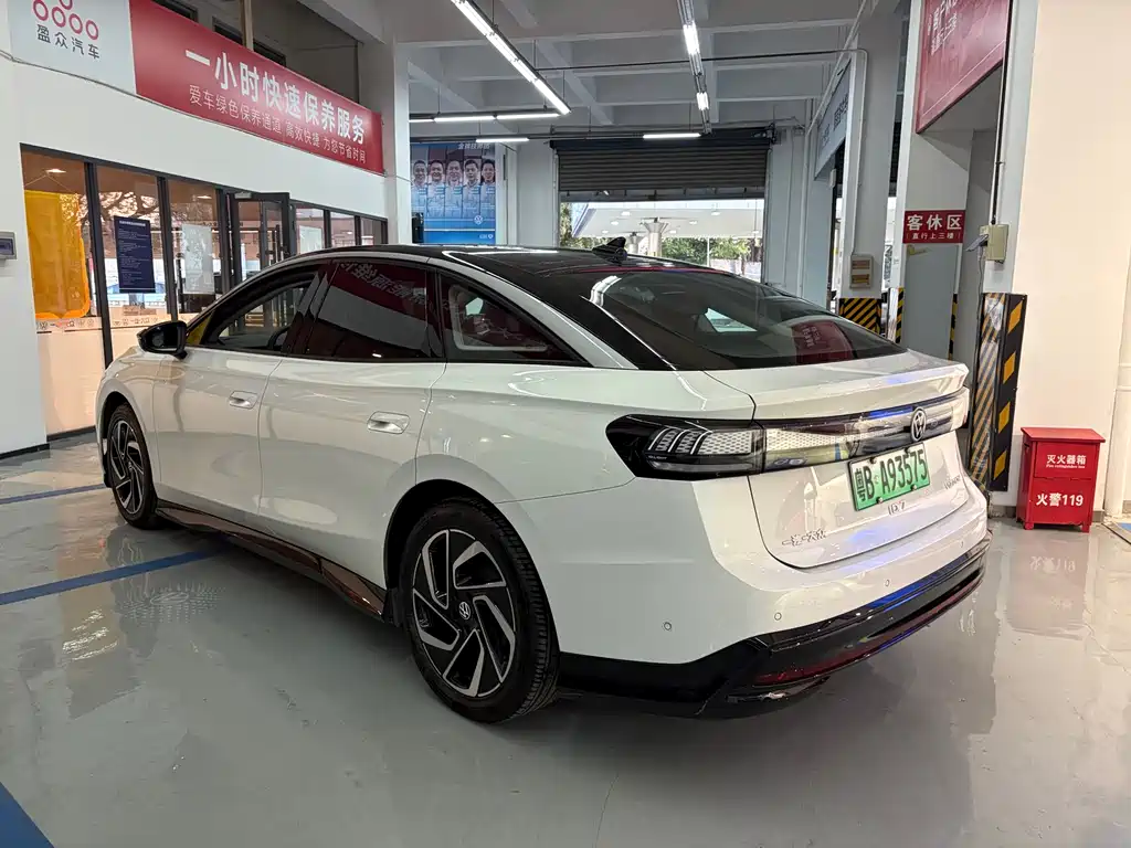 VOLKSWAGEN ID.7 VIZZION