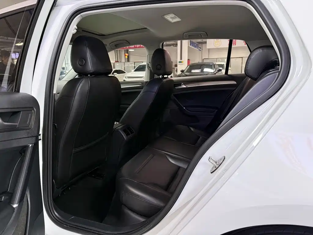 Volkswagen Golf — миниатюра 9