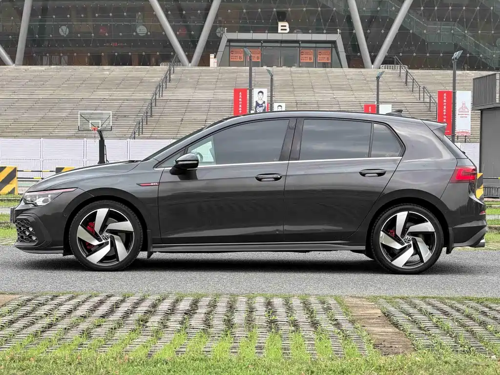 Volkswagen Golf GTI — миниатюра 10