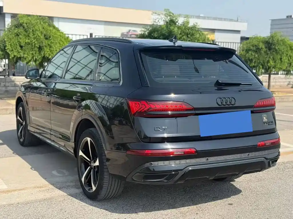 Audi Q7 — миниатюра 6