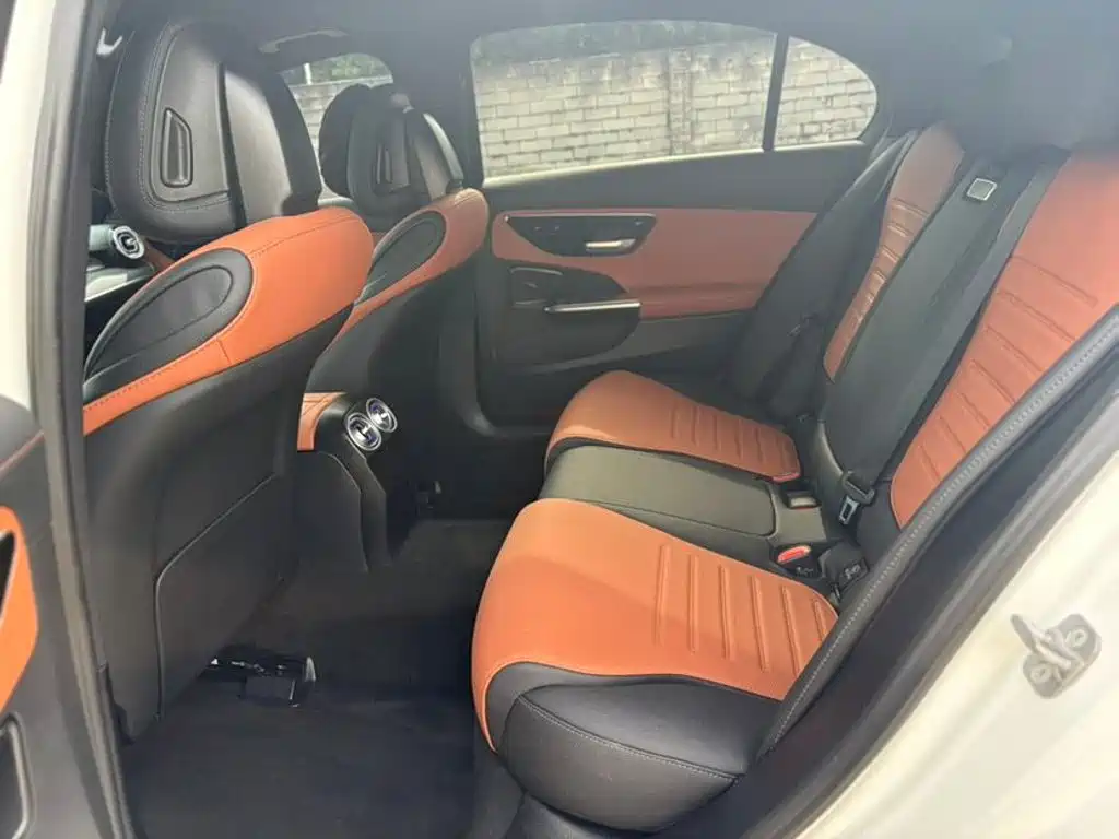 Mercedes-Benz C-Class — миниатюра 8