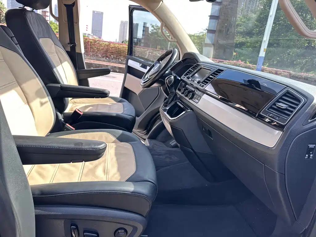 Volkswagen Multivan — миниатюра 9