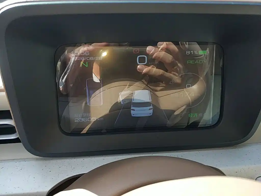 Wuling MINIEV — миниатюра 12