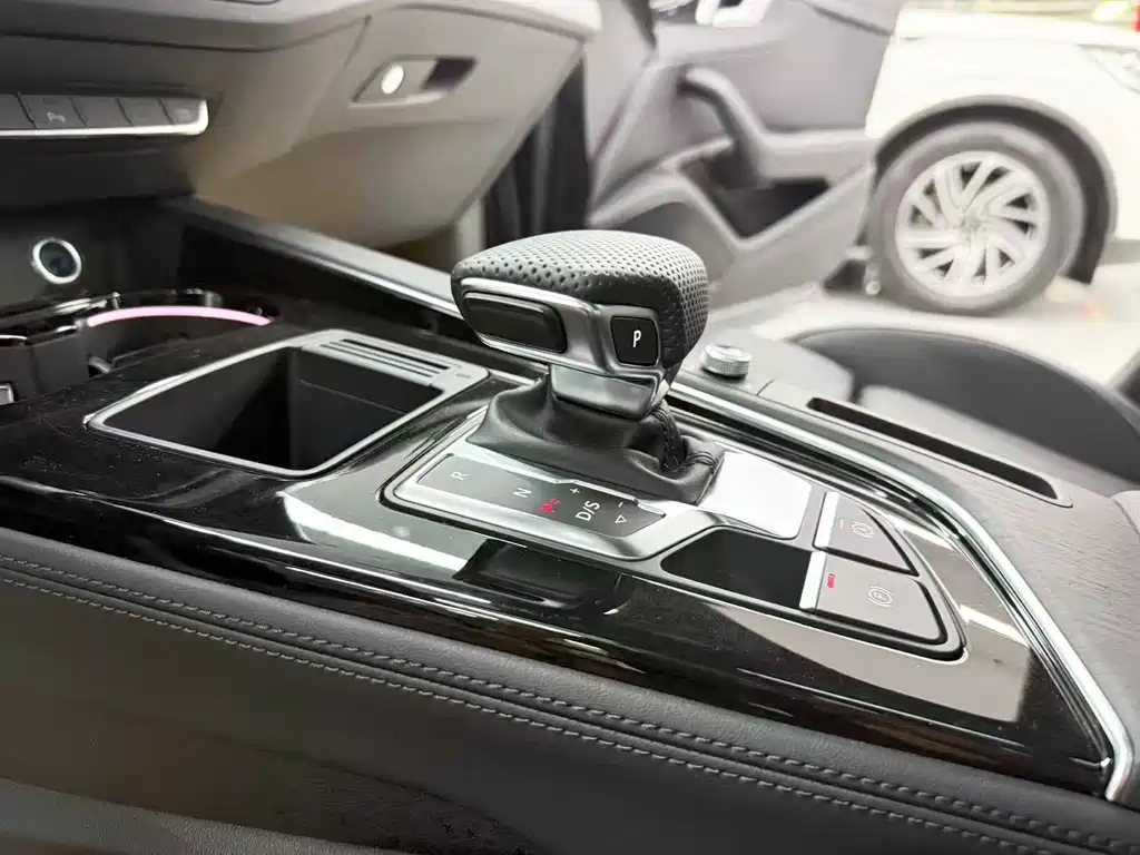 Audi A4L — миниатюра 12