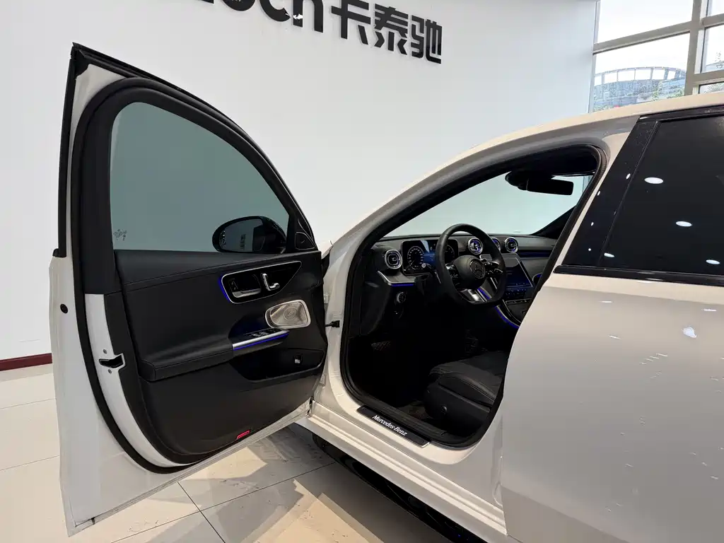 Mercedes-Benz C-Class — миниатюра 17