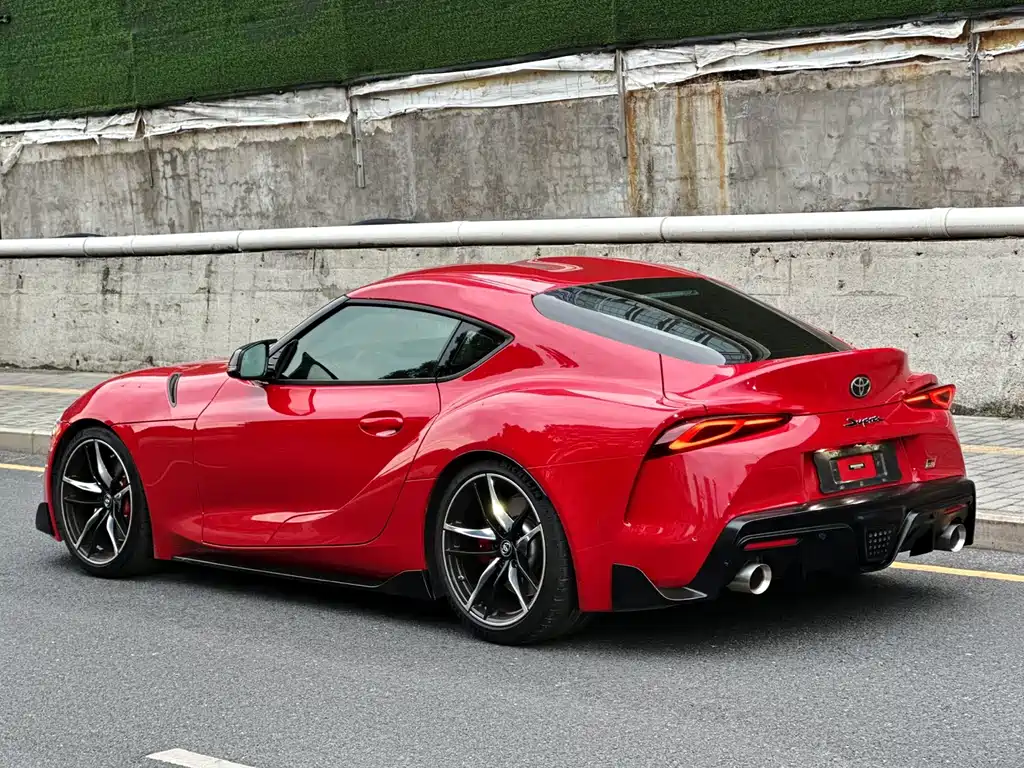 TOYOTA SUPRA