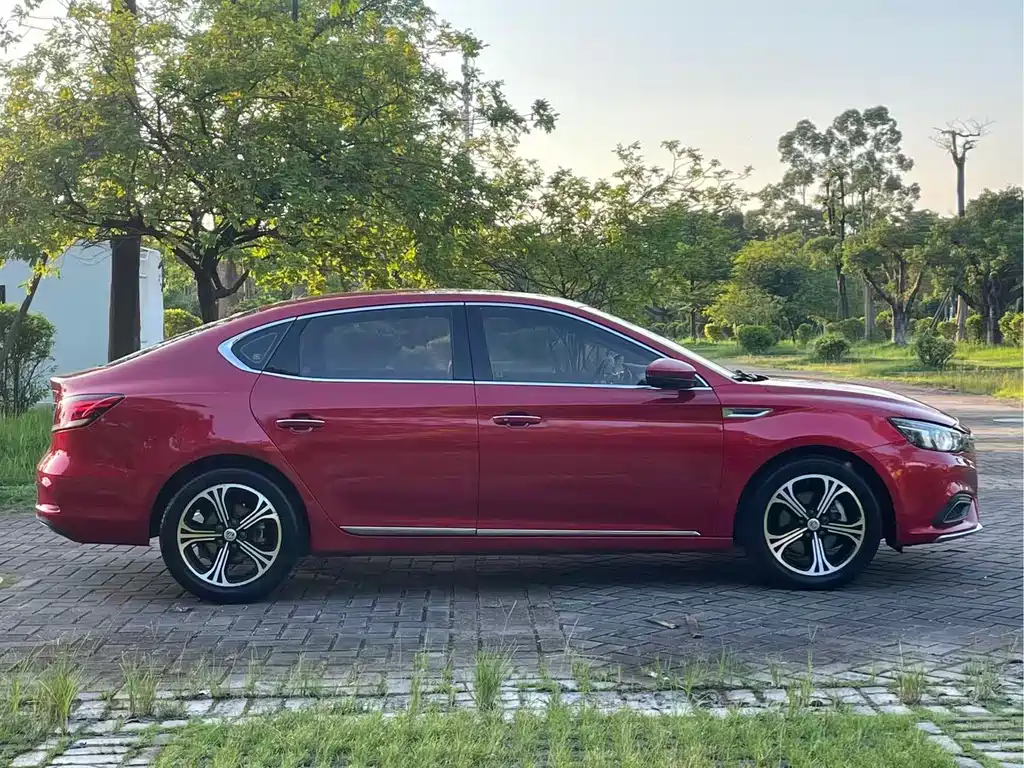 MG MG6 — миниатюра 4