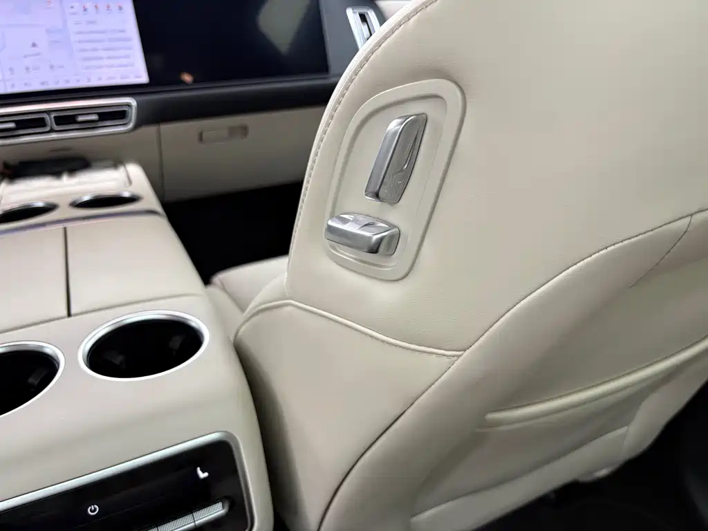 Li Auto Li L8 — миниатюра 12