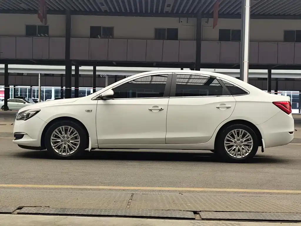 Buick Excelle — миниатюра 7
