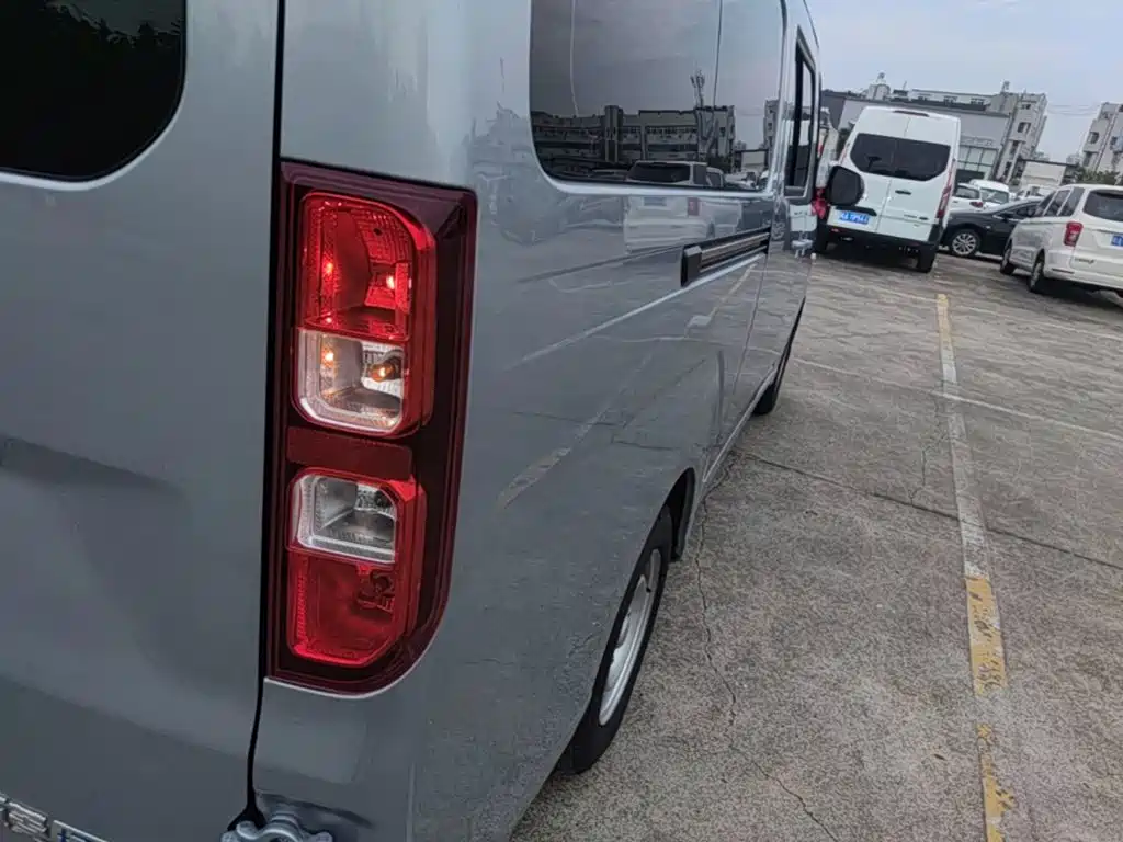 Wuling Yangguang — миниатюра 8