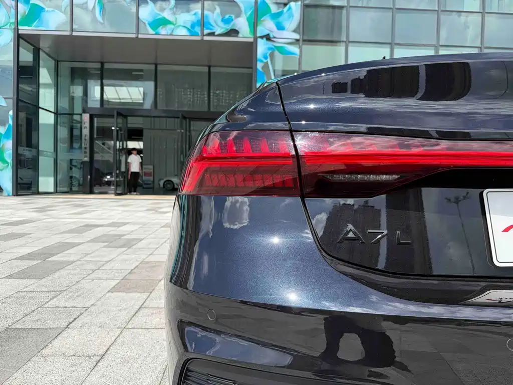 Audi A7L — миниатюра 10