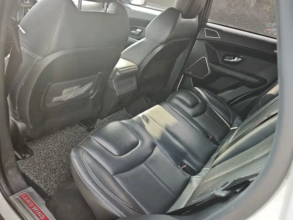 Landwind Landwind X7 — миниатюра 8