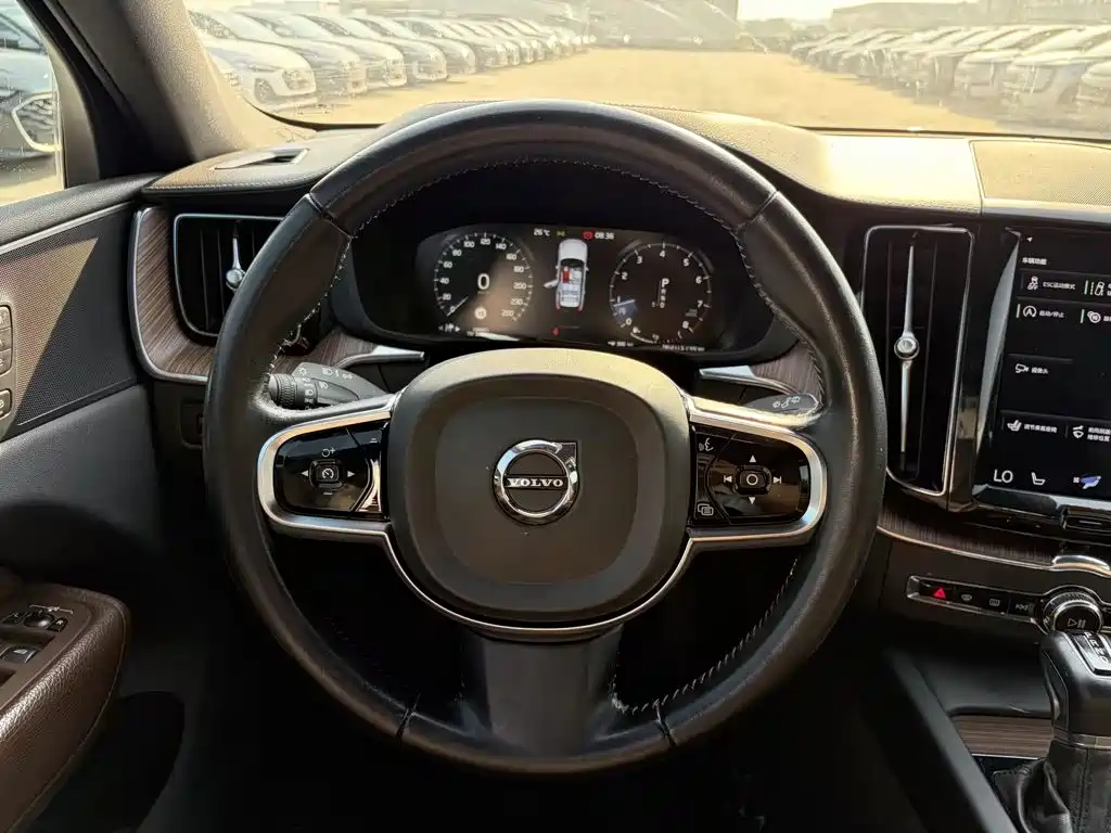 Volvo XC60 — миниатюра 10