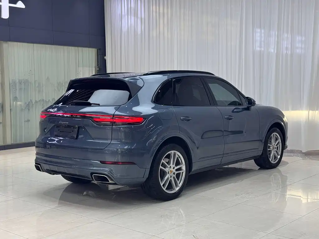 Porsche Cayenne — миниатюра 17