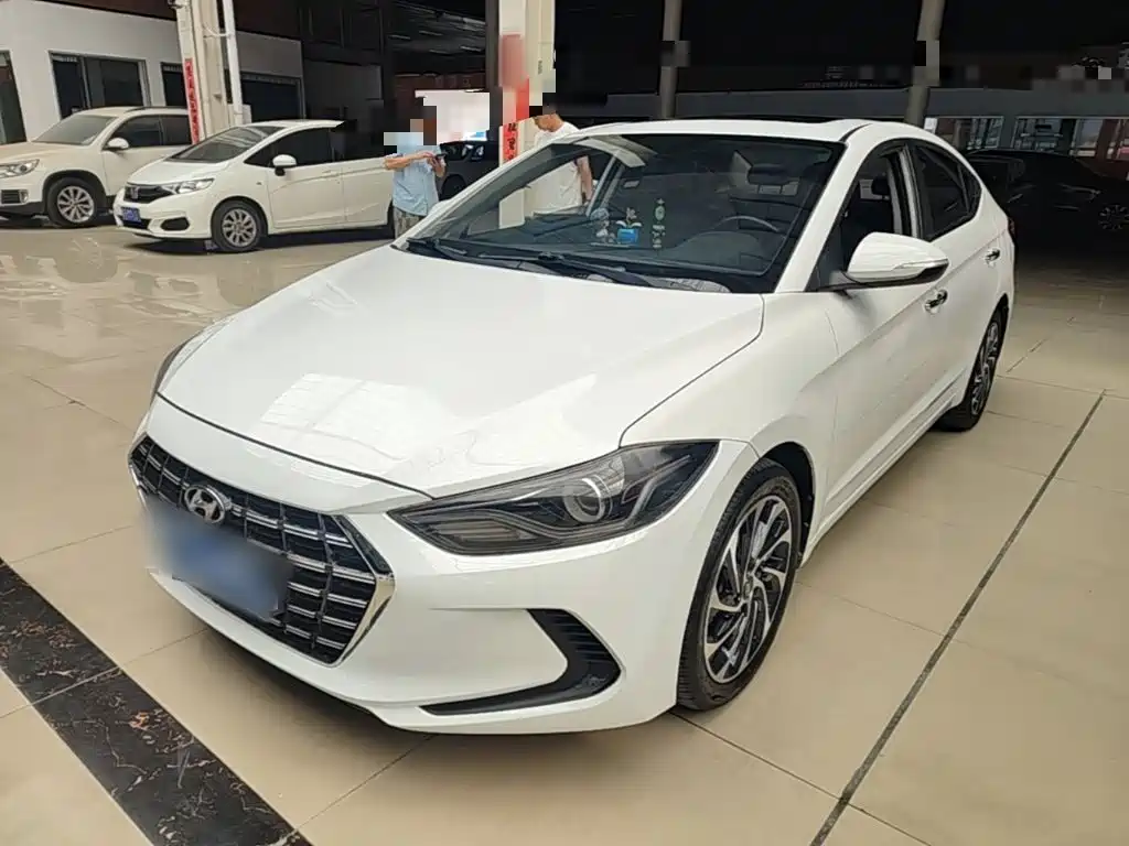 Hyundai Elantra — миниатюра 2
